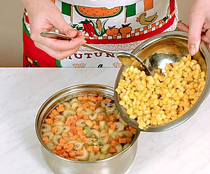 Суп из баранины с ячневой крупой, морковью и луком